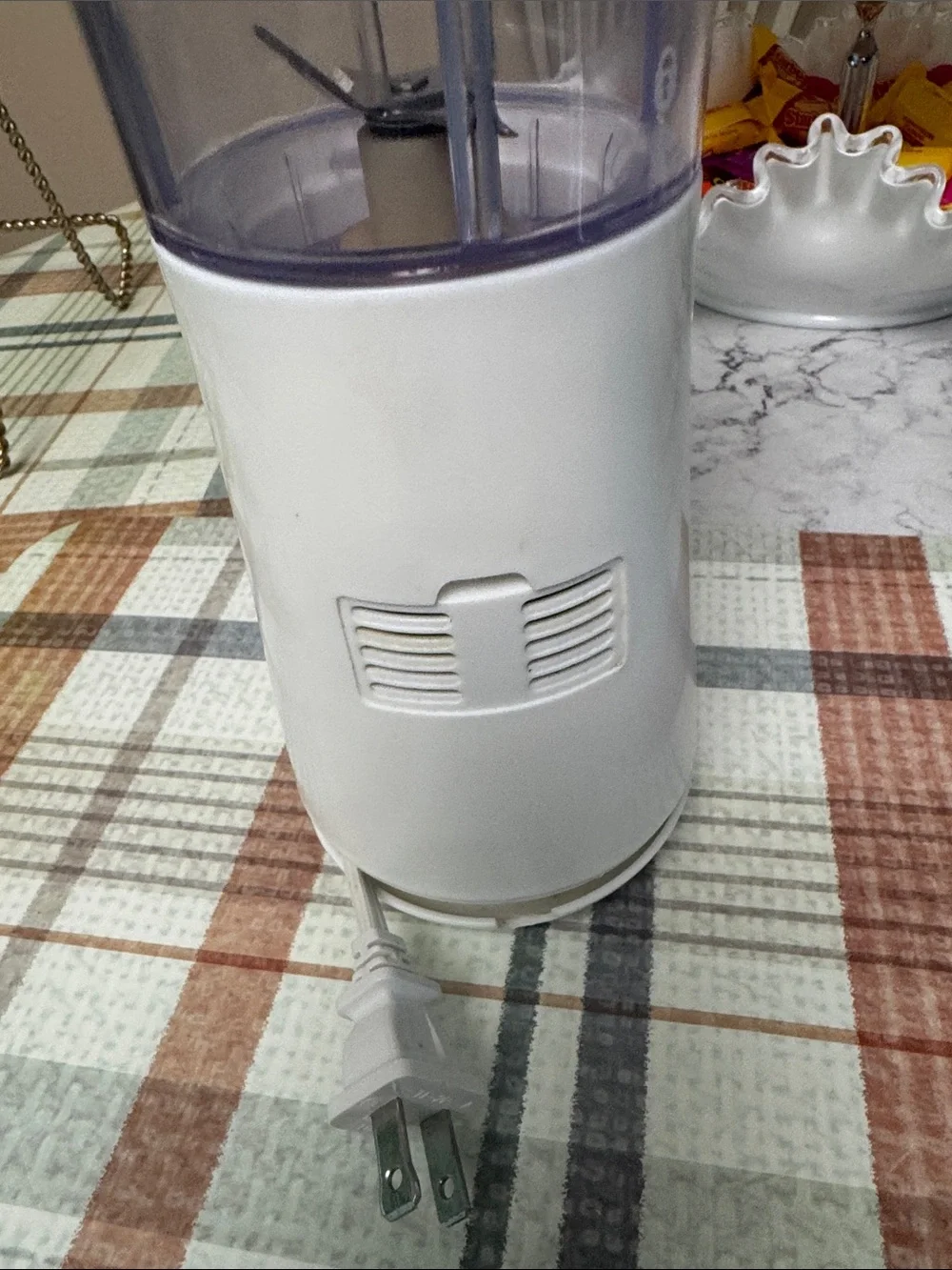 Hamilton Beach White Personal Blender with Blue Simply Shake Bottle